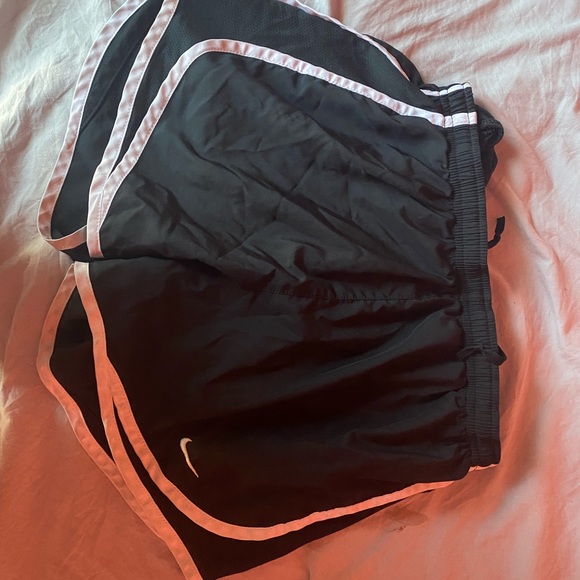 Nike size small shorts - Picture 2 of 3
